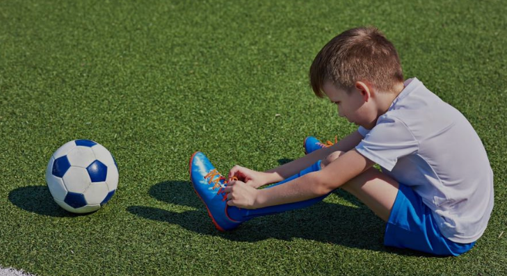 2 Fantastic Footy mums solve this age old Grassroots problem